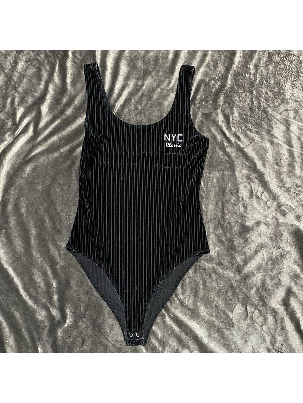 Black Ribbed Velvet Bodysuit NYC Classic Embroidered Women’s XS/S Snap Bottom